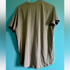 Kenneth Cole active reglan spandex shirt